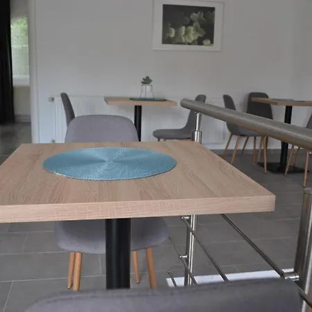Fonix Design Nocleg ze śniadaniem 3*