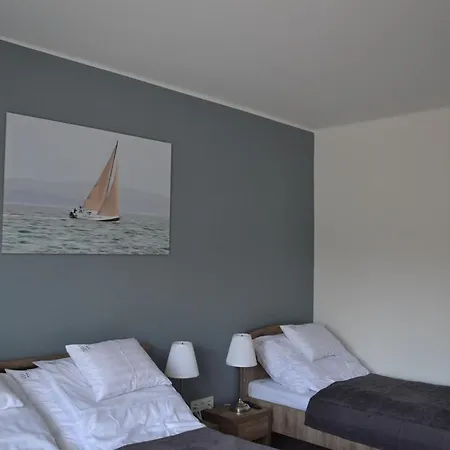 Bed & Breakfast Fonix Design *