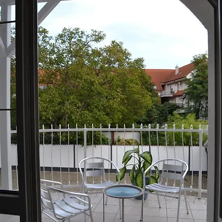 Bed & Breakfast Fonix Design *