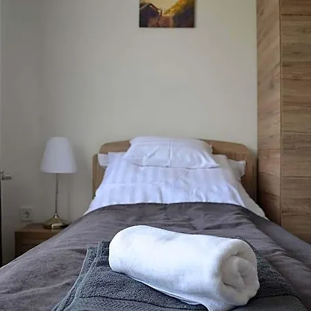 לינה וארוחת בוקר Fonix Design דברצן